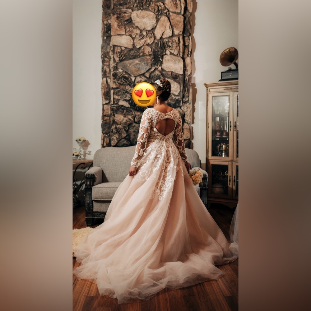 Ivory wedding dress